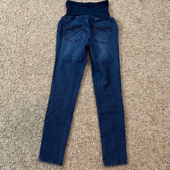 Fade to Blue Maternity Jeans - Picture 7 of 9
